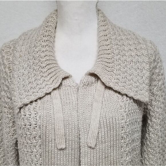 𝅺RARE Vintage 70s Jantzen Tan Chunky Knit Wide Collar Bow Bell Sleeve Cardigan - Picture 7 of 16